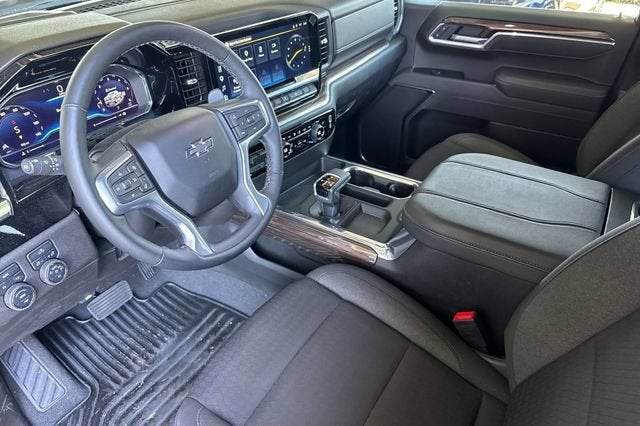 2025 Chevrolet Silverado 1500 Crew Cab Short Box 4-Wheel Drive RST