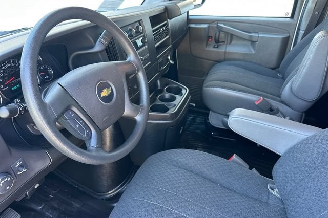 2025 Chevrolet Express Cargo 2500 Regular Wheelbase Rear-Wheel Drive