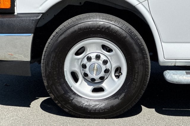 2025 Chevrolet Express Cargo 2500 Regular Wheelbase Rear-Wheel Drive
