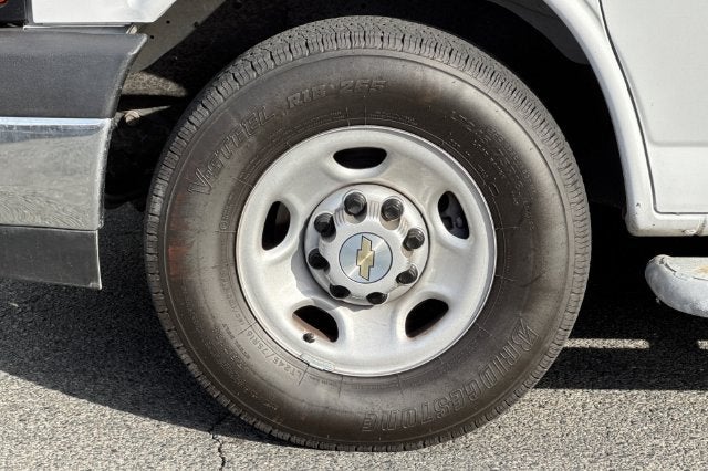 2025 Chevrolet Express Cargo 2500 Regular Wheelbase Rear-Wheel Drive