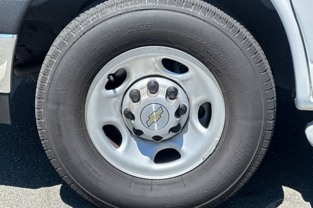 2025 Chevrolet Express Cargo 2500 Regular Wheelbase Rear-Wheel Drive