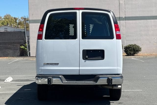 2025 Chevrolet Express Cargo 2500 Regular Wheelbase Rear-Wheel Drive