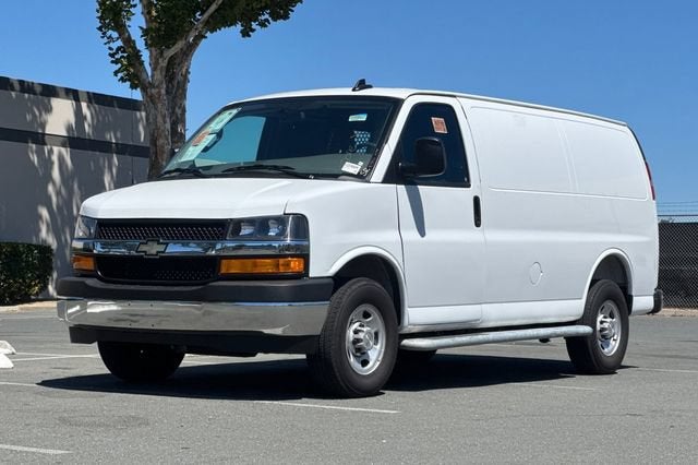 2025 Chevrolet Express Cargo 2500 Regular Wheelbase Rear-Wheel Drive