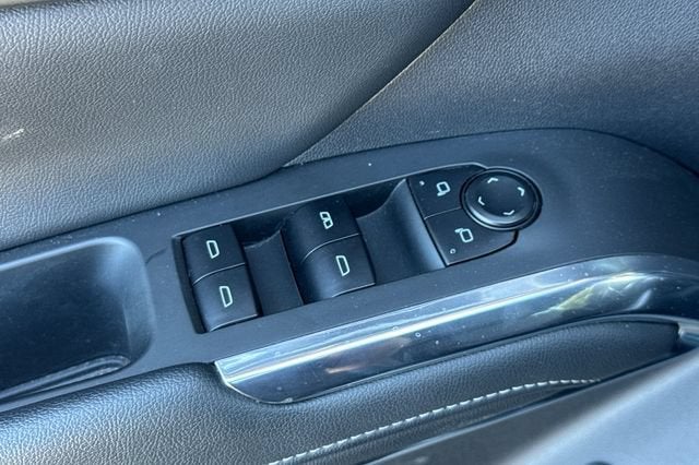 2025 Chevrolet Traverse LT w/2LT