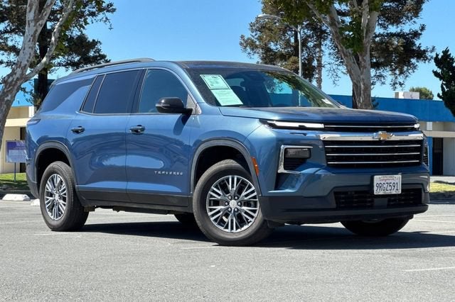 2025 Chevrolet Traverse LT w/2LT