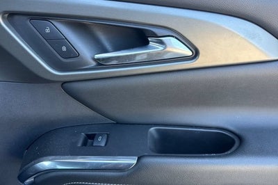 2025 Chevrolet Traverse LT w/2LT