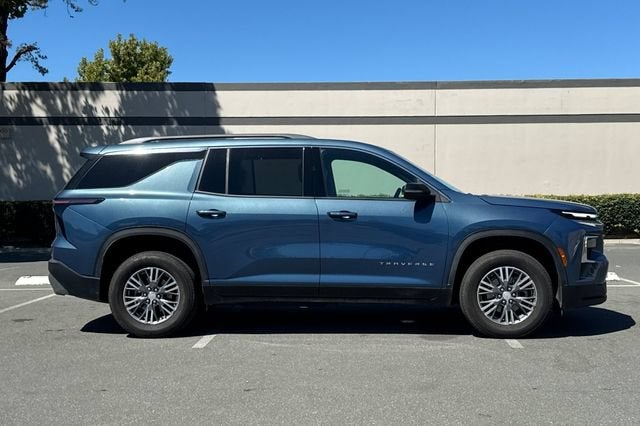 2025 Chevrolet Traverse LT w/2LT