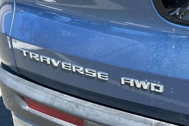 2025 Chevrolet Traverse LT w/2LT