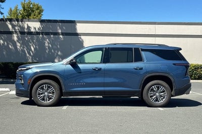 2025 Chevrolet Traverse LT w/2LT