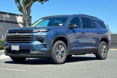 2025 Chevrolet Traverse LT w/2LT