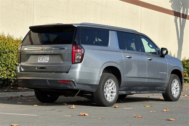 2024 Chevrolet Suburban 4WD LT