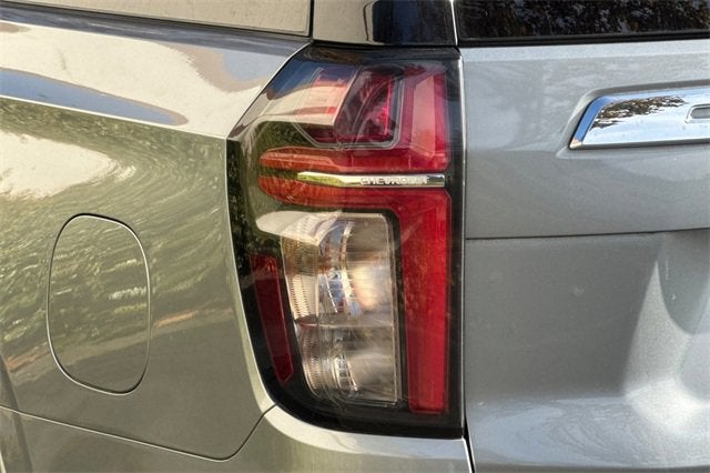 2024 Chevrolet Suburban 4WD LT