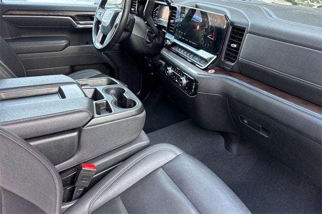 2025 GMC Sierra 1500 Crew Cab Short Box 4-Wheel Drive SLT