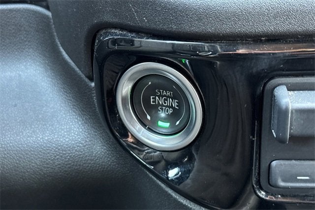 2025 GMC Sierra 1500 Crew Cab Short Box 4-Wheel Drive SLT