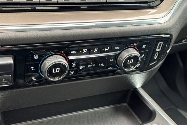 2022 Chevrolet Silverado 1500 Crew Cab Standard Box 4-Wheel Drive High Country