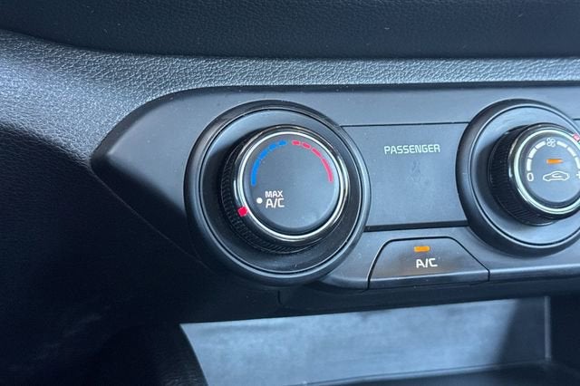 2023 Kia Forte LXS IVT
