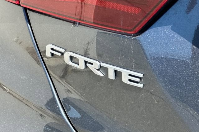 2023 Kia Forte LXS IVT