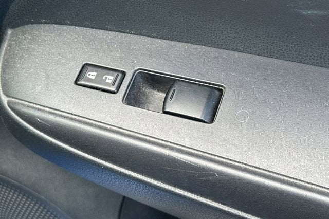 2013 Nissan Versa 4dr Sdn CVT 1.6 SL