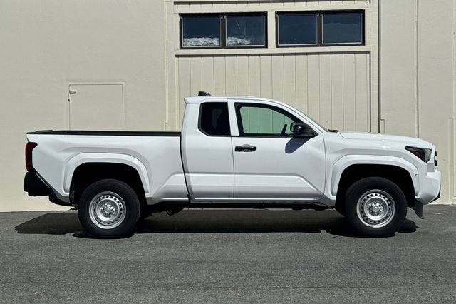 2024 Toyota Tacoma 2WD 2WD SR XtraCab 6' Bed AT (GS)