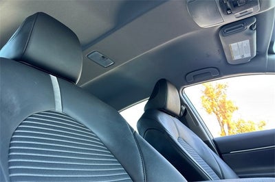 2024 Toyota Camry SE Auto (SE)