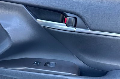 2024 Toyota Camry SE Auto (SE)