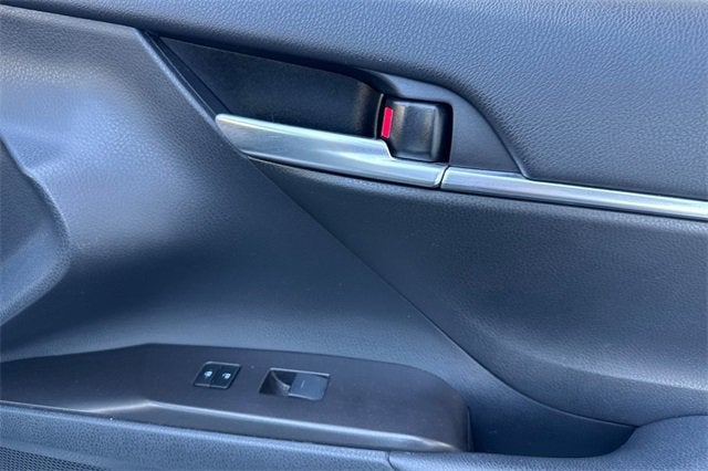 2024 Toyota Camry SE Auto (SE)