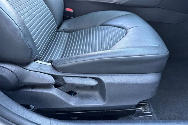 2024 Toyota Camry SE Auto (SE)