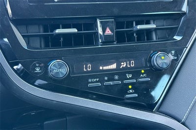 2024 Toyota Camry SE Auto (SE)