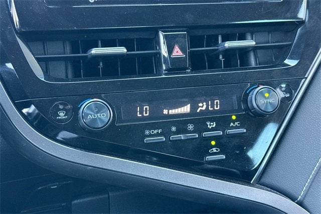 2024 Toyota Camry SE Auto (SE)