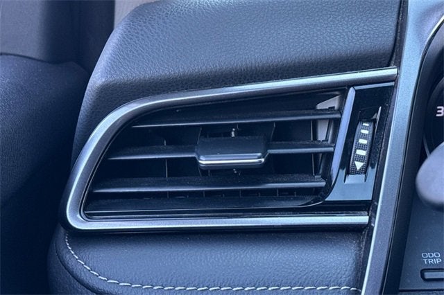 2024 Toyota Camry SE Auto (SE)