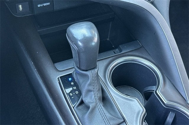 2024 Toyota Camry SE Auto (SE)