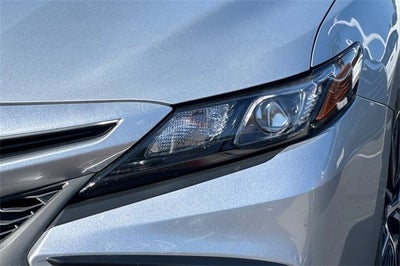 2024 Toyota Camry SE Auto (SE)