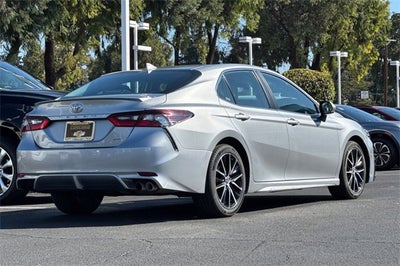 2024 Toyota Camry SE Auto (SE)