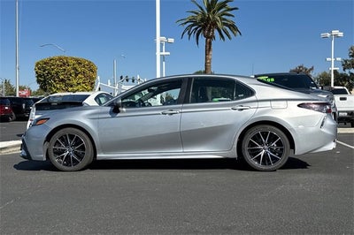 2024 Toyota Camry SE Auto (SE)