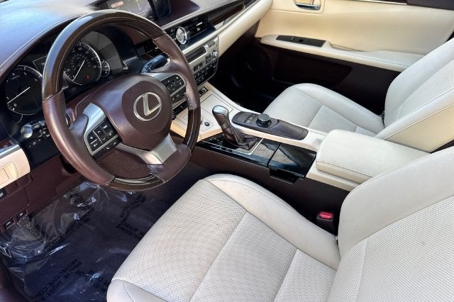 2016 Lexus ES 350 4dr Sdn