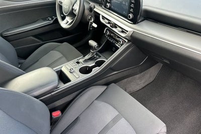 2022 Kia K5 LX Auto FWD