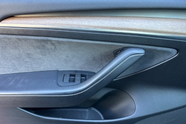 2023 Tesla Model 3 RWD