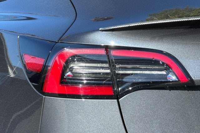2023 Tesla Model 3 RWD