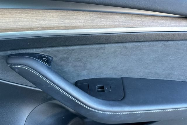 2023 Tesla Model 3 RWD