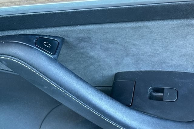 2023 Tesla Model 3 RWD