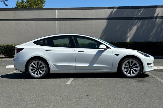 2023 Tesla Model 3 RWD