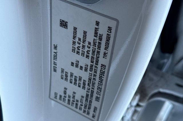 2023 Tesla Model 3 RWD