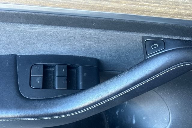 2023 Tesla Model 3 RWD