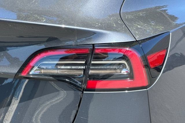 2023 Tesla Model 3 RWD