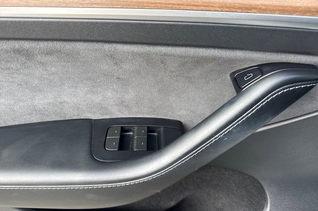 2025 Tesla Model Y Long Range RWD *Ltd Avail*