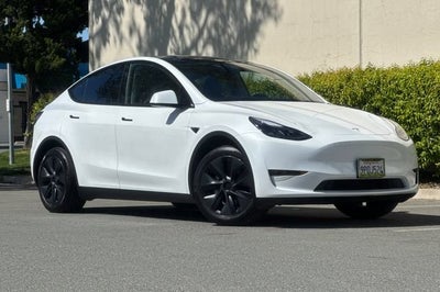 2025 Tesla Model Y Long Range RWD *Ltd Avail*
