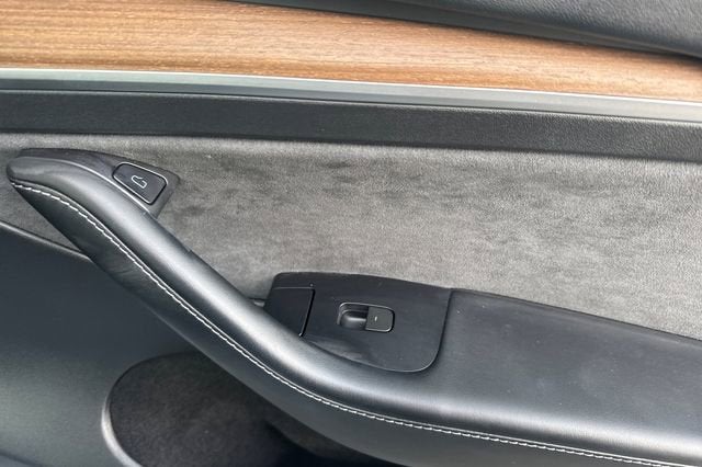 2025 Tesla Model Y Long Range RWD *Ltd Avail*