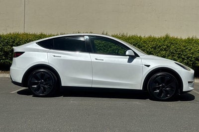 2025 Tesla Model Y Long Range RWD *Ltd Avail*
