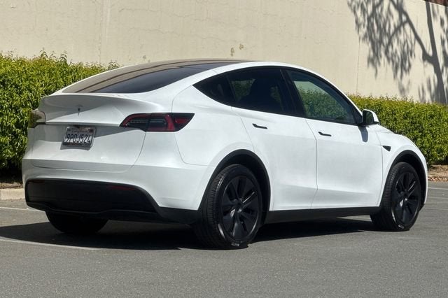 2025 Tesla Model Y Long Range RWD *Ltd Avail*