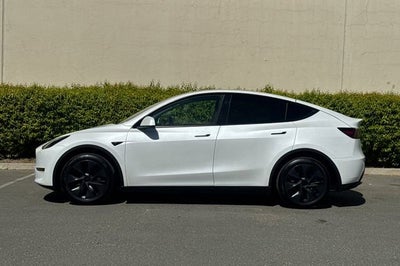 2025 Tesla Model Y Long Range RWD *Ltd Avail*